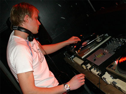 DJ Jedi rinsing the old skool flavaz