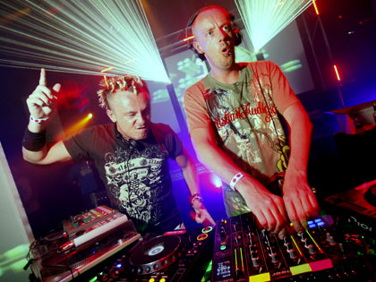 The Organ Donors live show is full of decks and effects