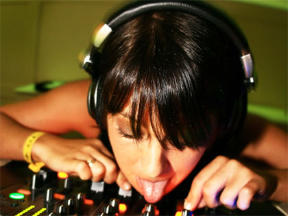 Kym Ayres is a great licker