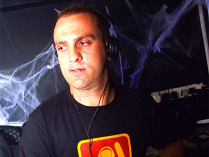 Catch Lil' Bri playing old skool for Frenzy vs Resonate