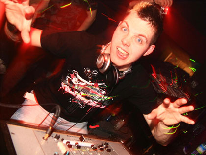 Ryki casting a hard trance spell