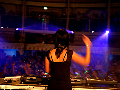 Tidy Girl Kym Ayres was on next in the main room